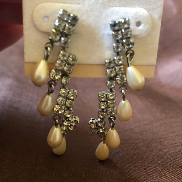 Faux Pearl (Cream) and Sparkly Rhinestone Drop Earrings, w/Silver-Tone backing - Picture 3 of 4